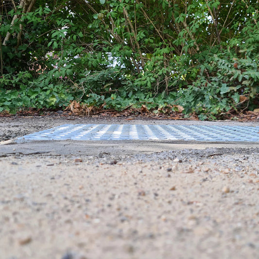 450 x 450mm Sealed & Locking Solid Top Manhole Cover