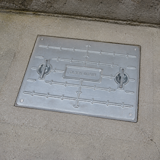600 x 450mm Sealed & Locking Solid Top Manhole Cover, 5 Tonne