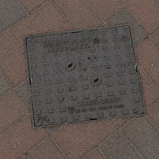 675 x 675mm Double Triangular Ductile Iron Manhole Cover and Frame D400