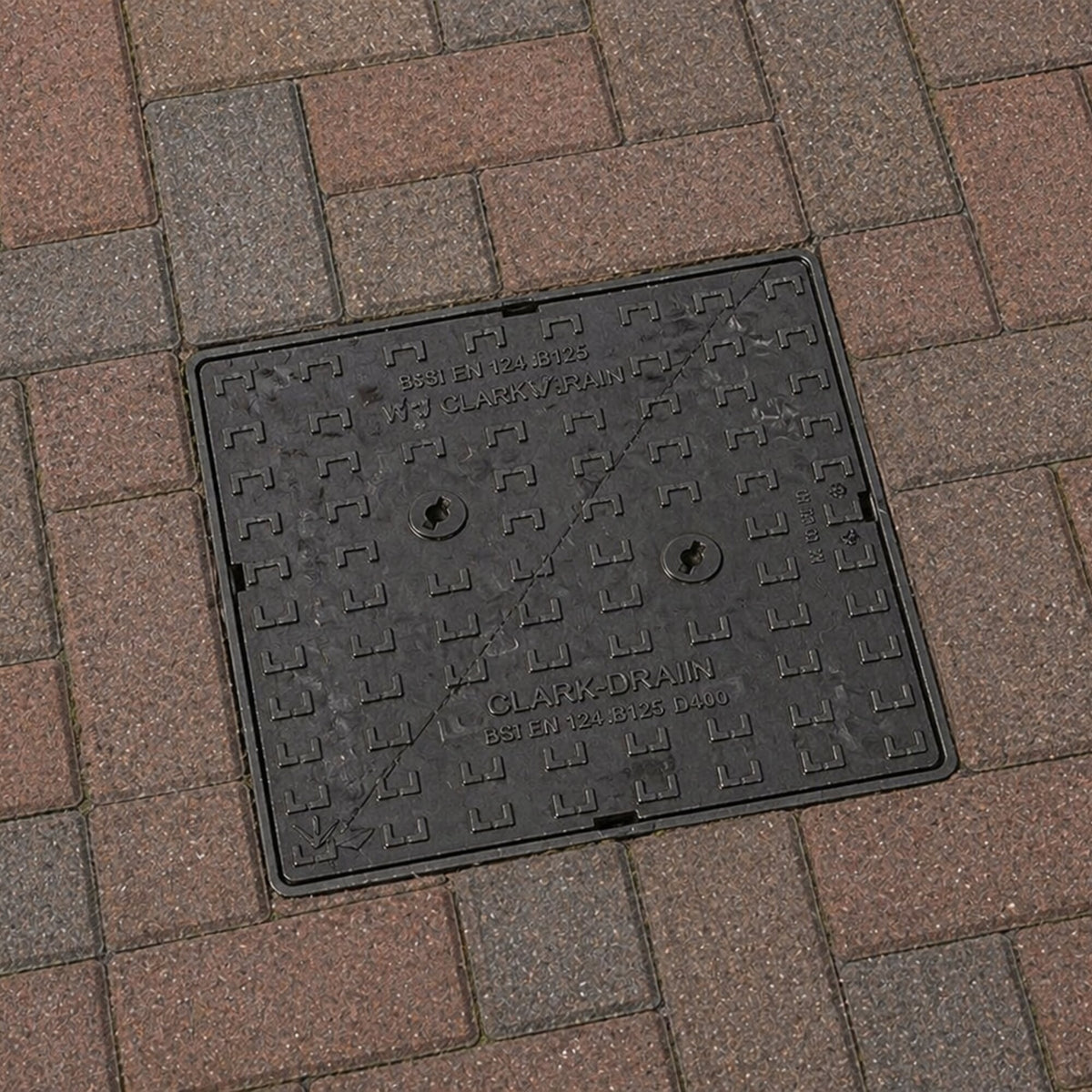 600 x 600mm Security Ductile Iron Manhole Cover D400