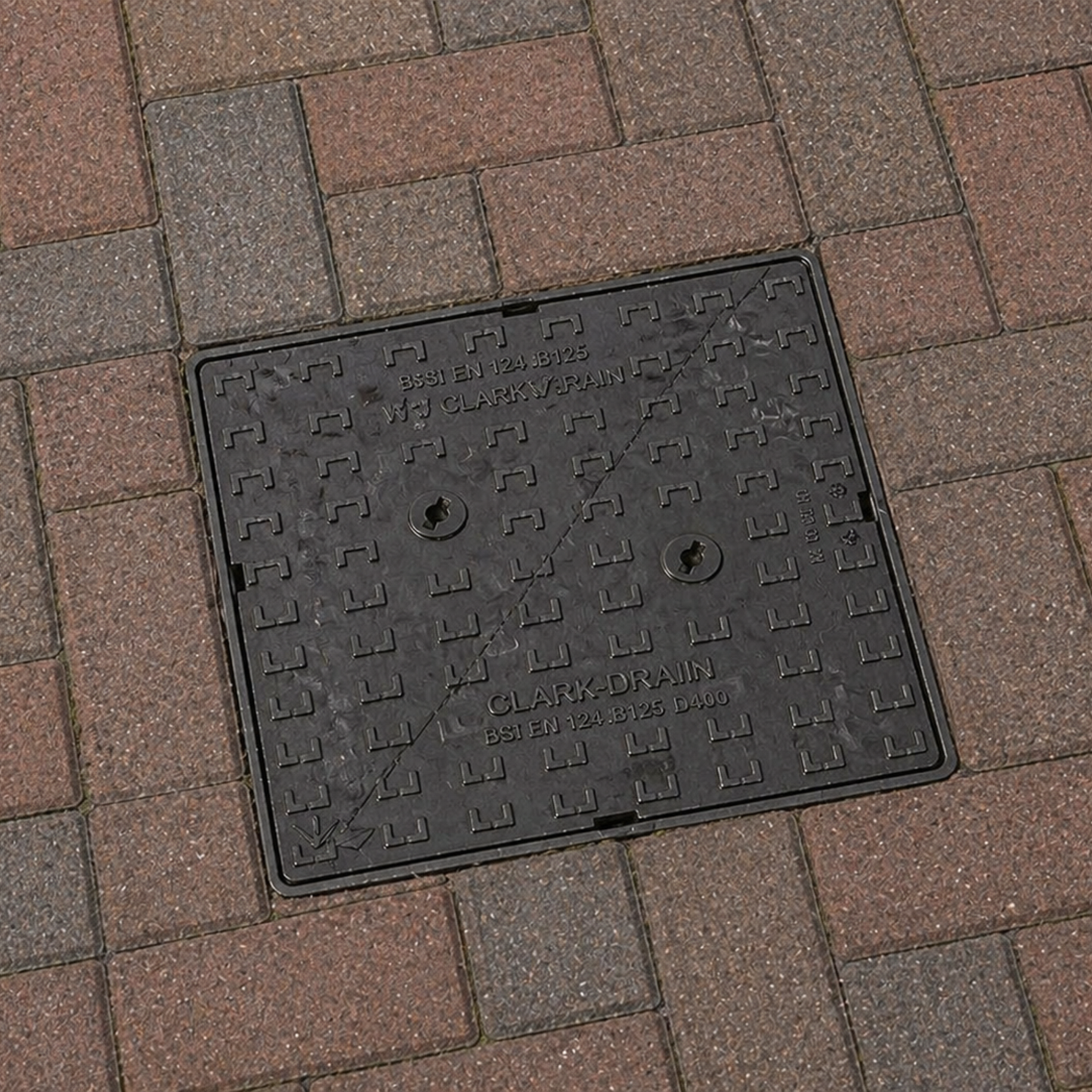 600 x 600mm Security Ductile Iron Manhole Cover D400