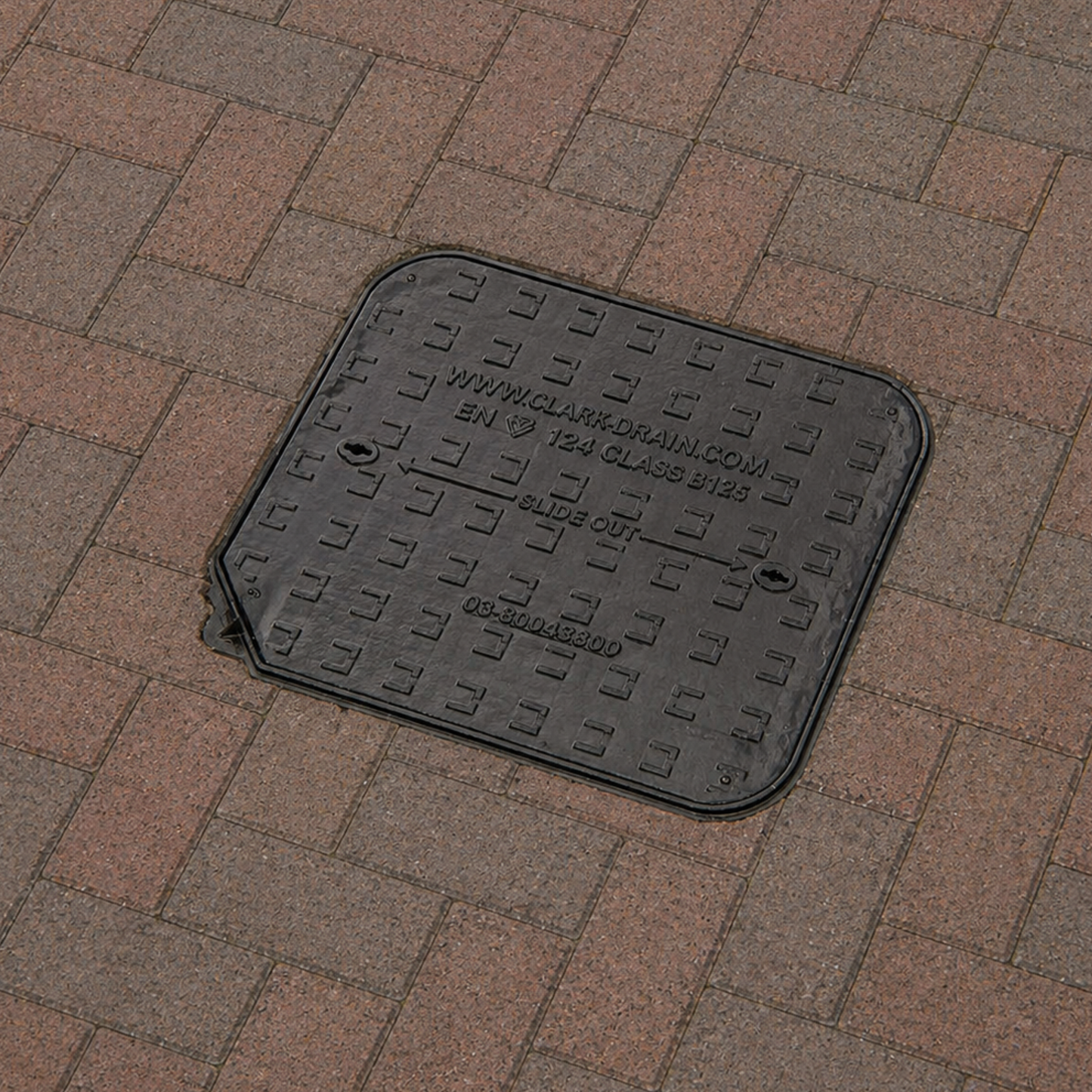 600 x 600mm Ductile Iron Manhole Cover and Frame B125