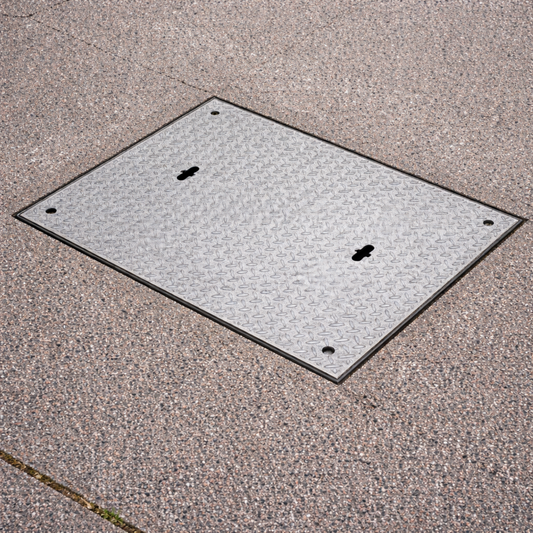 750 x 600mm Plain Seated Solid Top Manhole Cover