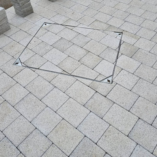 300 x 300mm Block Paving Recessed Manhole Cover 10 Tonne, 60mm Tray