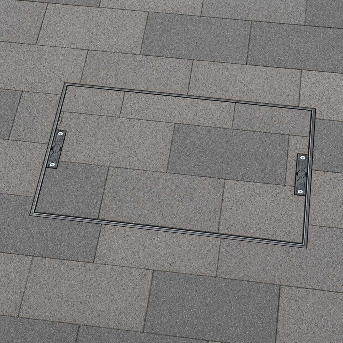 600 x 450mm Sealed & Locking Recessed Manhole Cover