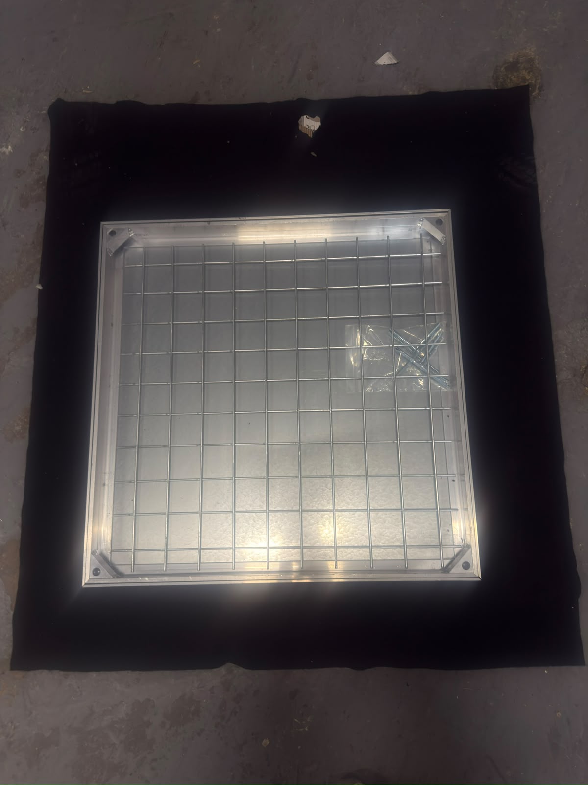 Clearance - Damaged Double Sealed Aluminium Recessed Manhole Cover 60mm Depth (Multiple Sizes)