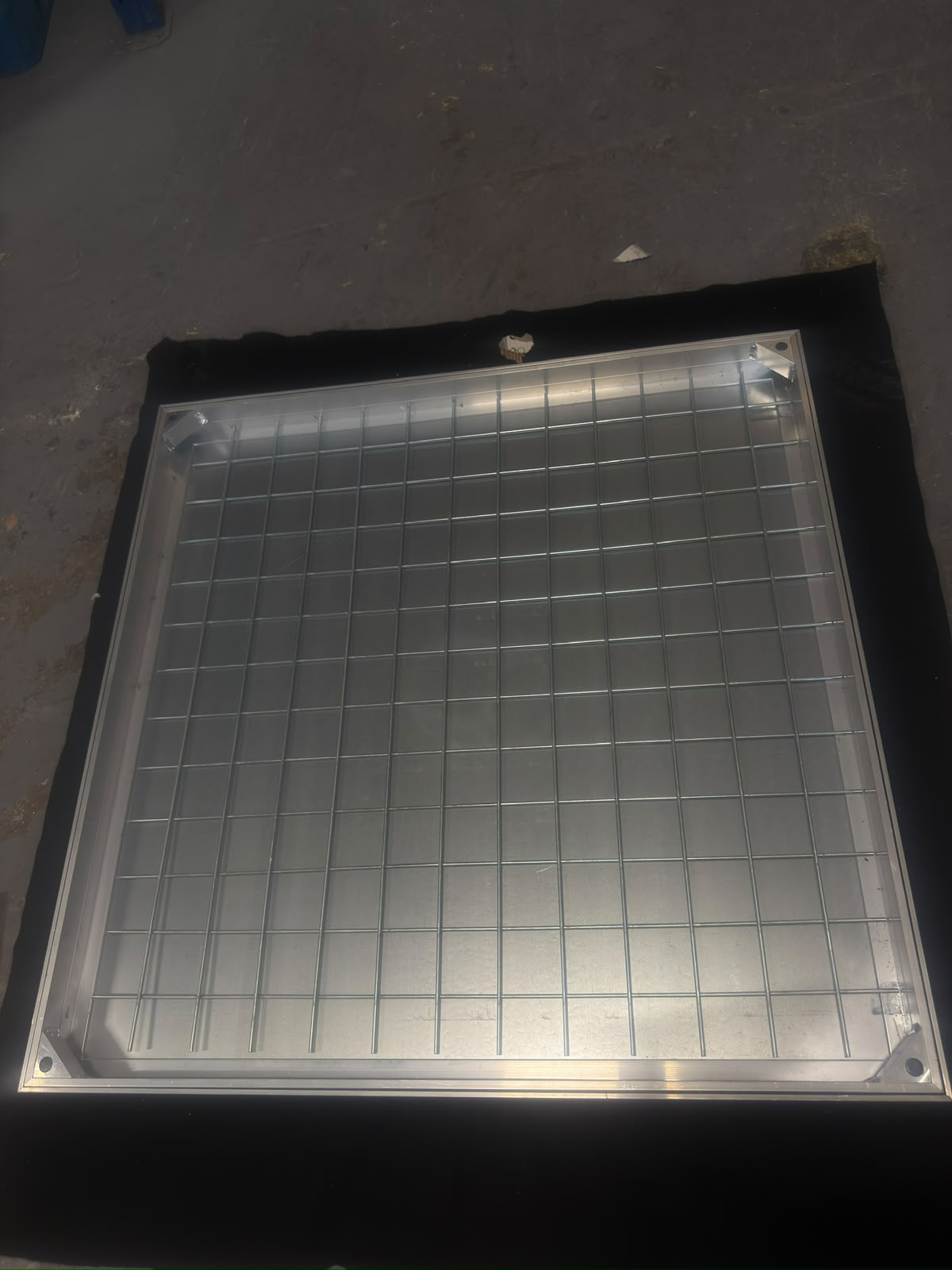 Clearance - Damaged Double Sealed Aluminium Recessed Manhole Cover 60mm Depth (Multiple Sizes)